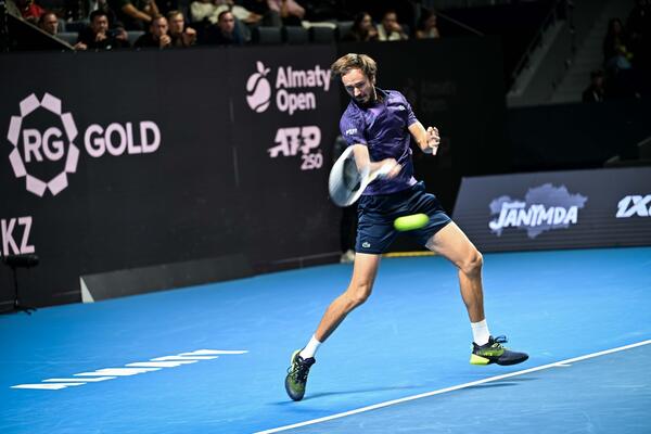 Danil Medvedev osvojio titulu posle 882 dana! (Video)