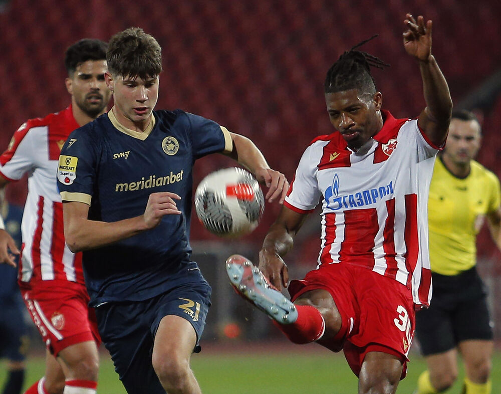 Frenklin Tebo Učena na utakmici Crvene zvezde i IMT-a