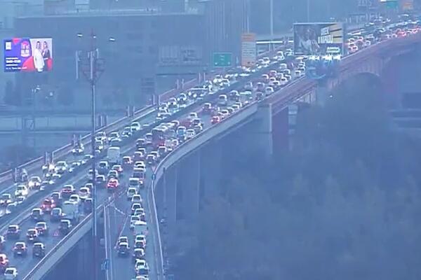 JUTRO JE TEK POČELO, A POGLEDAJTE STANJE NA MOSTOVIMA U BEOGRADU! Ovde su najveći čepovi, vozila jedva i da mile