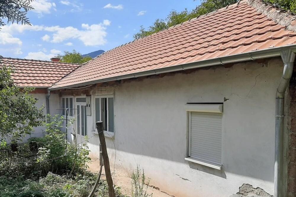 Nemanja prodaje kuću za 35.000 evra! Ima sve priključke i više pomoćnih objekata: Dušu dalo za porodicu! (FOTO)