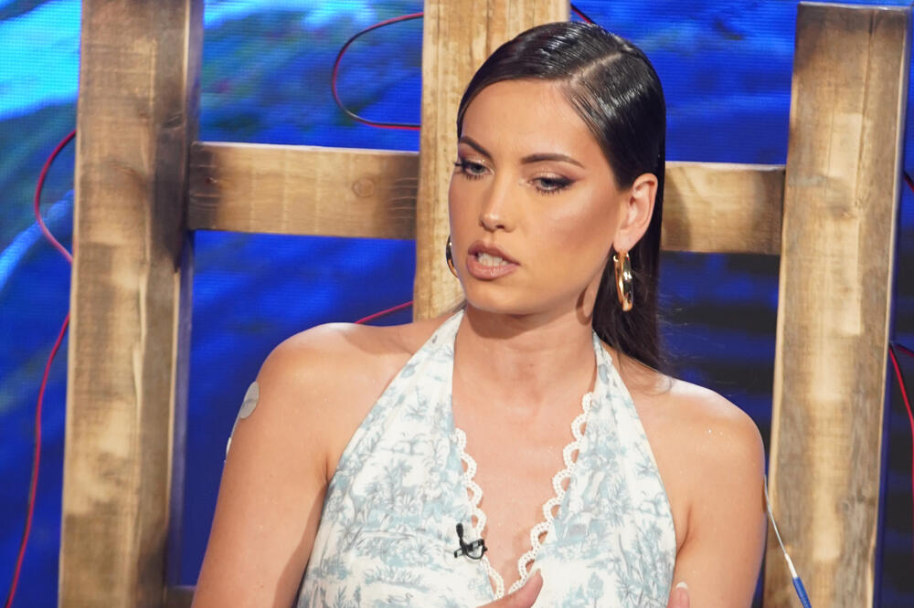 NAJNOVIJE FOTOGRAFIJE MIRKE VASILJEVIĆ: Cela zemlja priča o ovom izdanju glumice