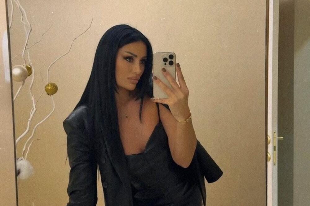 Kažu da ima najbolje noge na estradi: A otkrivamo koliko je visoka fatalna crnka, ovakva muškom rodu oduzima dah