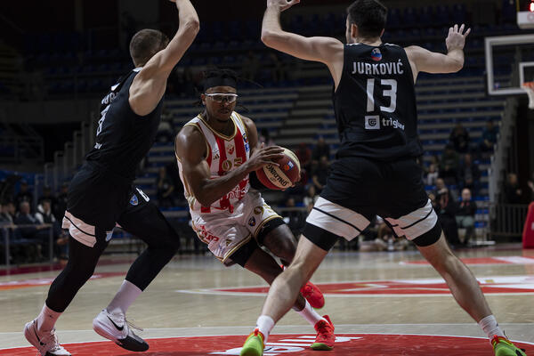 Mala škola košarke Čime Monekea protiv debitanta za prvu pobedu Crvene zvezde (Foto)