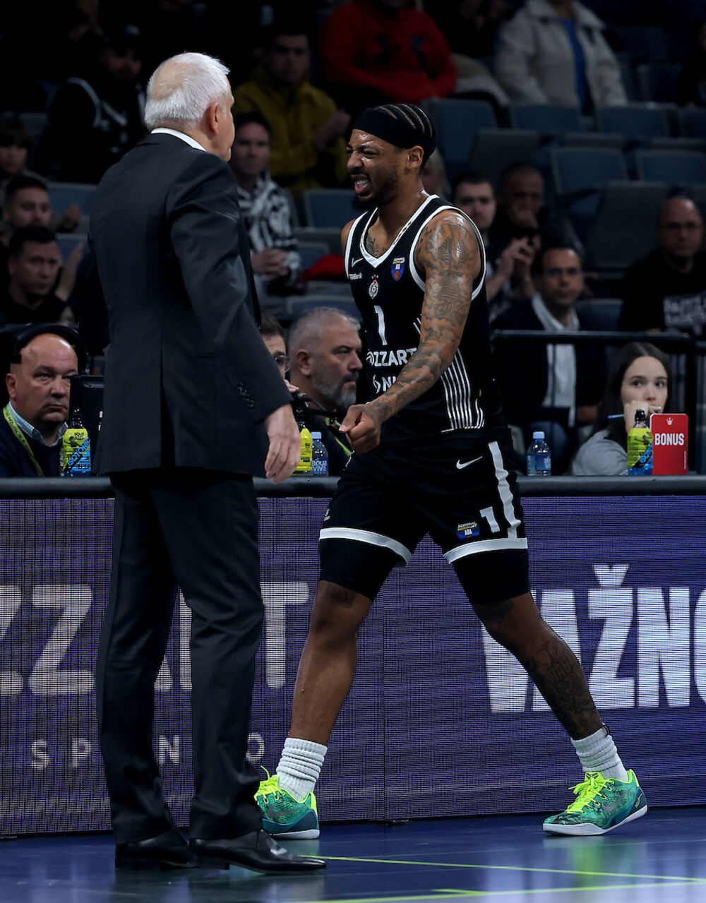 Karlik Džons na utakmici Partizana i FMP-a iz Železnika