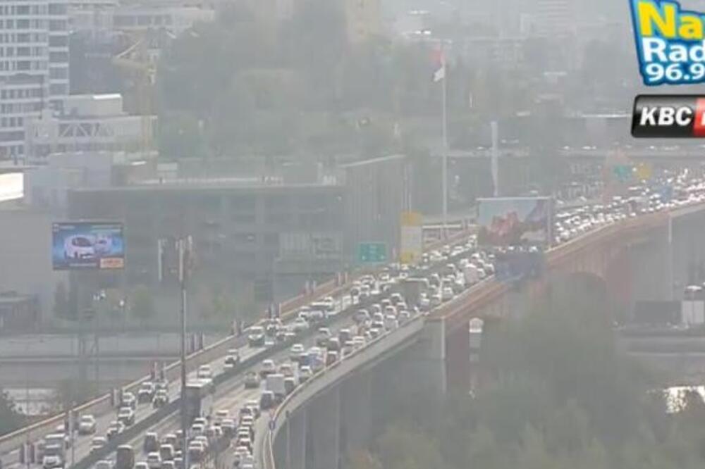 NEMA IGLA GDE DA PADNE - KOLAPS OD RANOG JUTRA ŠIROM BEOGRADA: Vozila stoje u mestu, OVDE JE NAJKRITIČNIJE (FOTO)