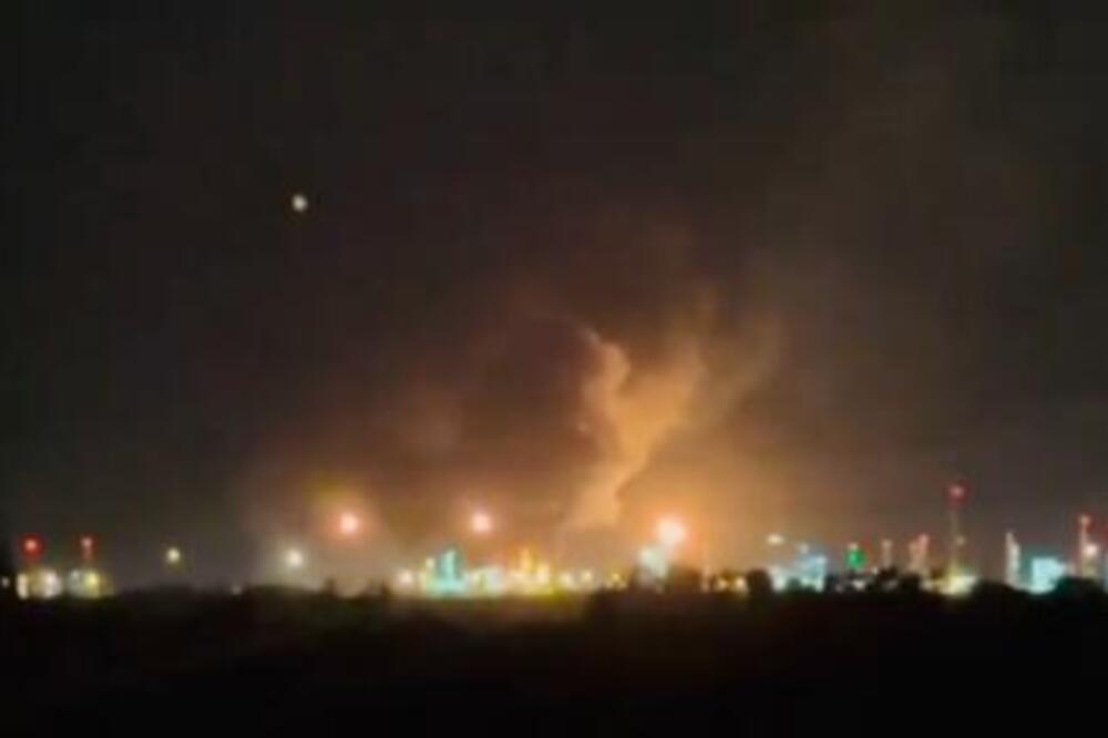 NEBO SE ZACRVENELO! U razmaku od samo 24 sata planule MOL-ova i Lukoilova rafinerija nafte - obe u našem komšiluku!