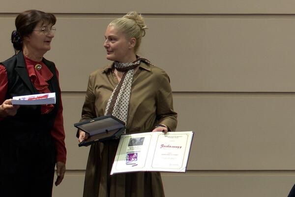 JOVANI GRGUREVIĆ NAGRADA ZA IZUZETAN DOPRINOS U VAŽNOJ BORBI ŽENA REPUBLIKE SRPSKE