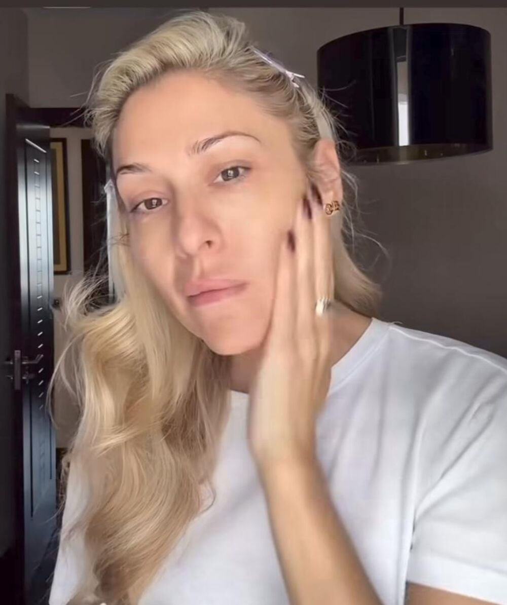 Voditeljka je pokazala lice bez šminke