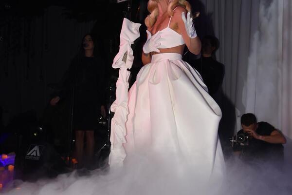 SVE SAMA ELITA ESTRADE! Natašin povratak uz ovacije – promocija koja je ličila na crveni tepih, a ona PRAVA BOGINJA