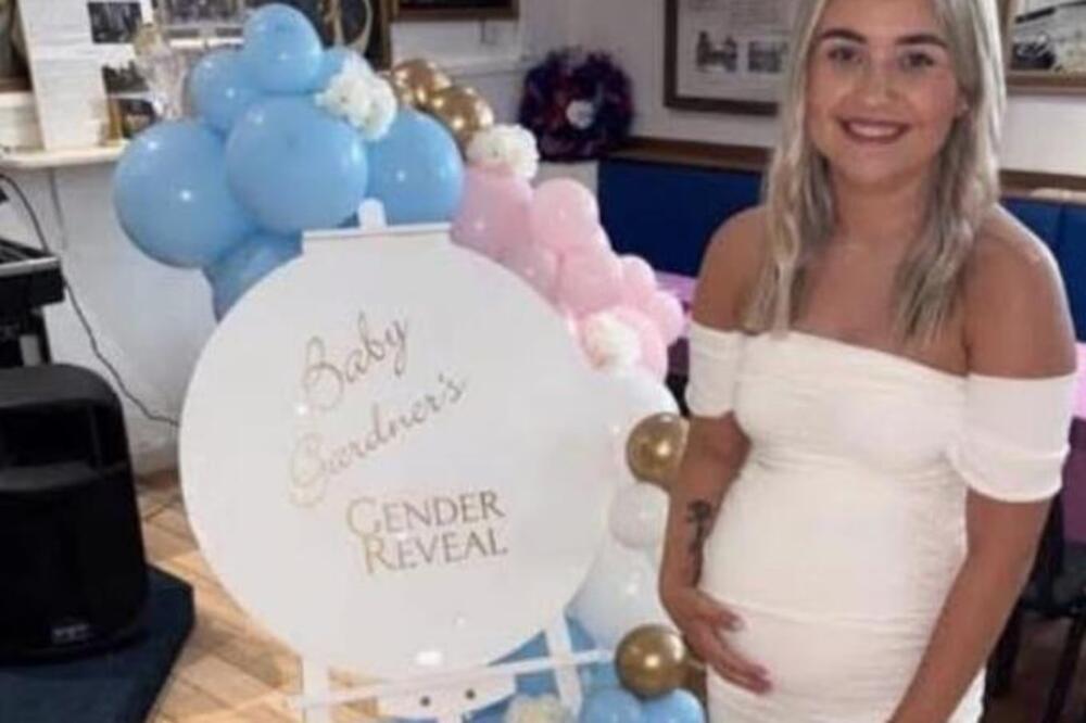 Lepa plavuša lažirala trudnoću, lutku predstavila kao bebu, a onda je otišla i korak dalje... Niko nije posumnjao!