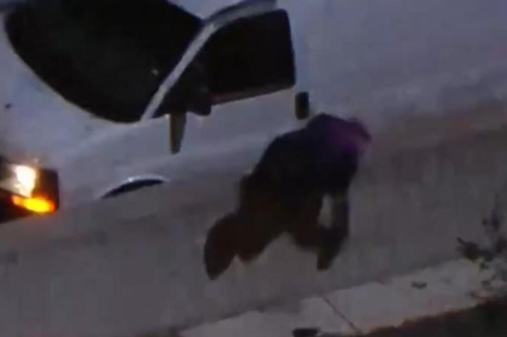 BEŽAO OD POLICIJE, PA POGINUO! U panici izleteo na autoput, a onda je usledio HOROR - sve prenošeno UŽIVO! (VIDEO)