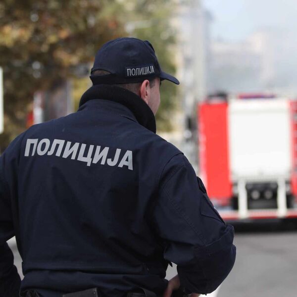 HOROR NA VOŽDOVCU, PREBAČENI U URGENTNI! Muškarac isprebijao oca i ćerku u supermarketu!