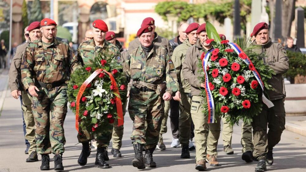 Udruženje veterana 'Crvene beretke' na sahrani generala
