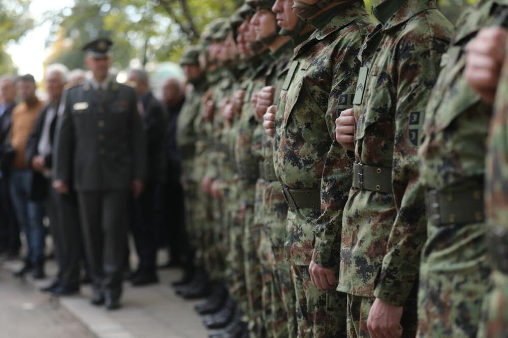 Evo pored koga će biti sahranjen general Nebojša Pavković! Veliki broj ljudi došao na ispraćaj