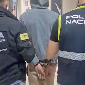 VELIKO HAPŠENJE SRBA U EVROPI: Pokušali da falsifikovanim novcem kupe zlatne poluge, pala i Šveđanka sa njima