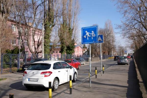 „PARKING SERVIS” I GRAD BEOGRAD ZA BEZBEDNOST ĐAKA PRVAKA: Akcija „Đaci vas mole, usporite pored škole”