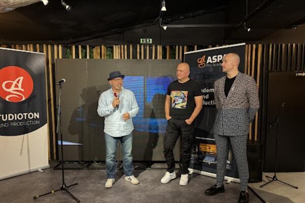 Spoj muzike, reči i humanosti: Profesor Ivan Kljajić predstavio projekat "Nađi svoju strast"