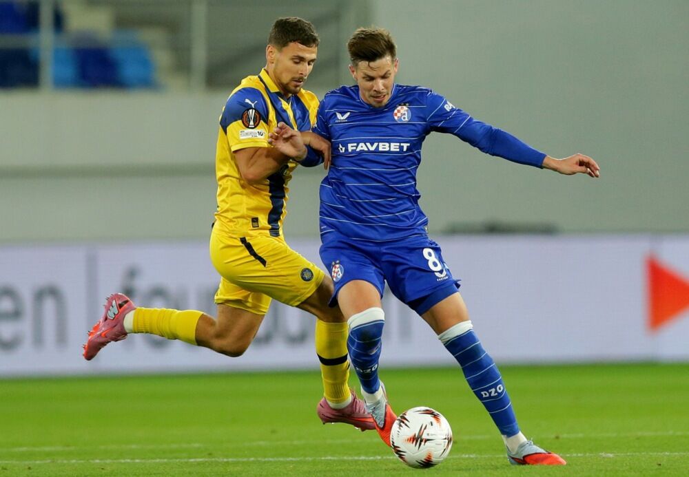 Kristijan Belić i Miha Zajc u duelu na meču Makabi Tel Aviv Dinamo Zagreb u Bačkoj Topoli u okviru 2. kola Lige Evrope