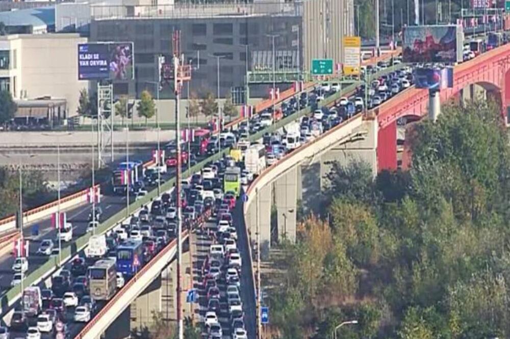 Popodnevni kolaps u Beogradu uzima maha: Sudari zaustavili saobraćaj, na ovim deonicama je potpuni haos (FOTO)
