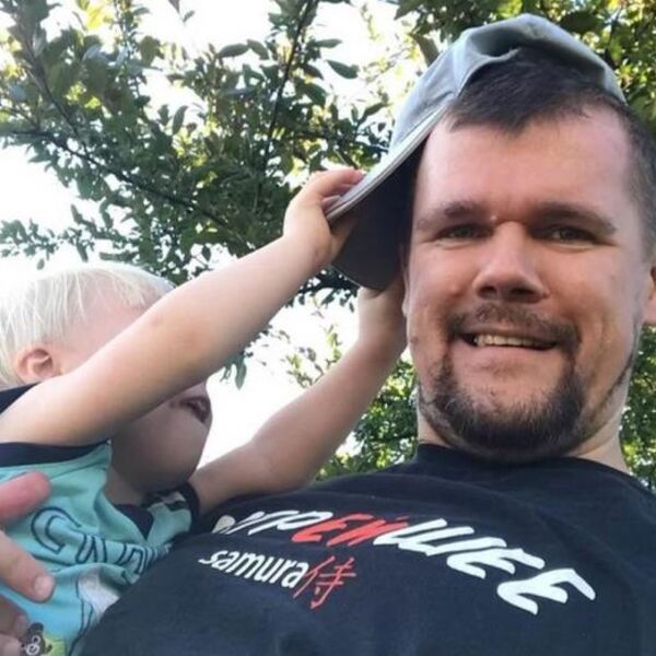 Mama je htela da ga ostavi u sirotištu, a onda je otac uzeo stvar u svoje ruke! Priča malog Miše tera suze na oči