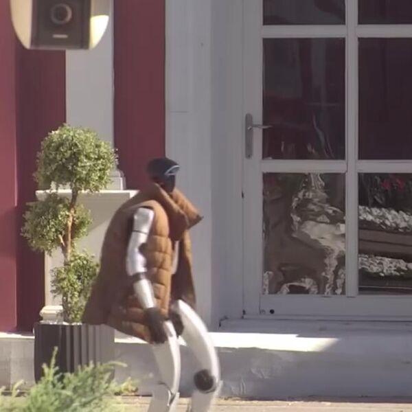 LEPI MIĆA SE ROBOTIZOVAO? Gledaoci Pinka se zacenuli od smeha, pogledajte ŠTA JE OBUKAO