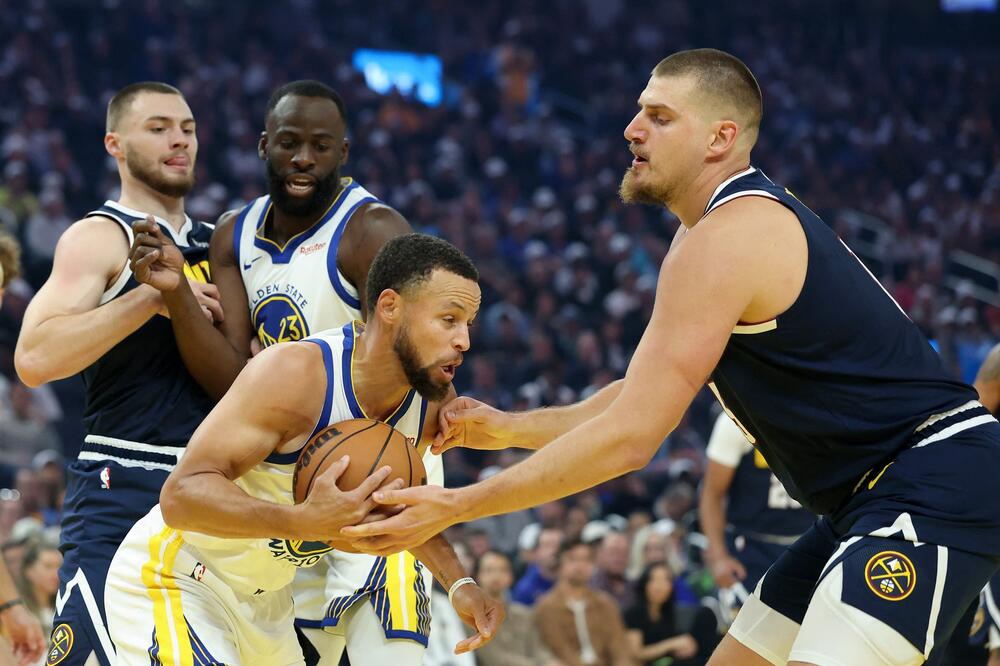 Nekadašnji drugi pik na NBA draftu između Stefa Karija i Nikole Jokića - Denver i Voriorsi u trci za potpis