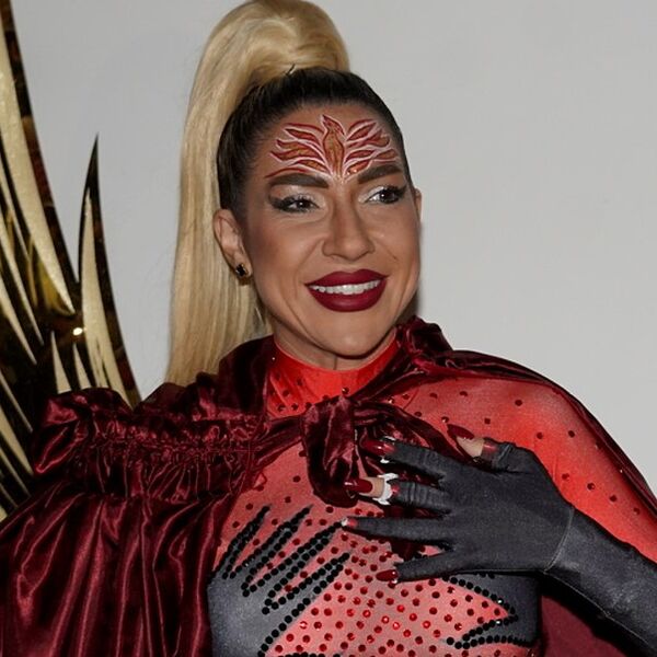 "KRALJICA ŠERA" POLIVALA GOSTE SVETOM VODOM! Šok pred početak rođendana, performans srušio internet