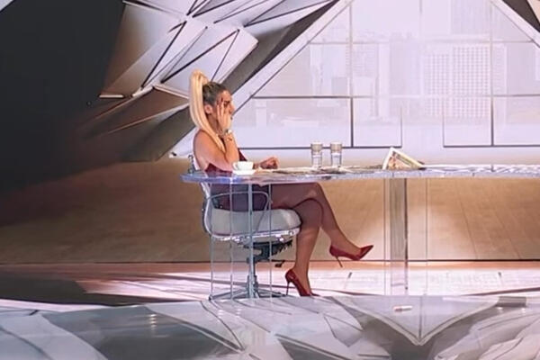 DA NIJE MALO PRETERALA? Jovana Jeremić se pojavila jutros u programu nikad MRŠAVIJA, ostale samo OBLINE u majici