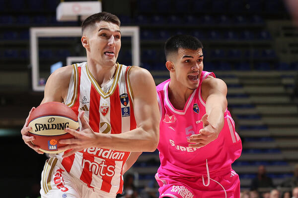 Stefan Miljenović ponovo iskoristio šansu za Zvezdinu rutinu protiv Mege (Video/Foto)