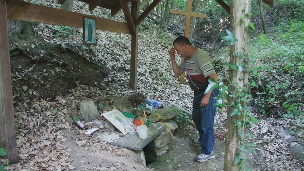 Čudotvorni izvor Svete Petke kod Topole