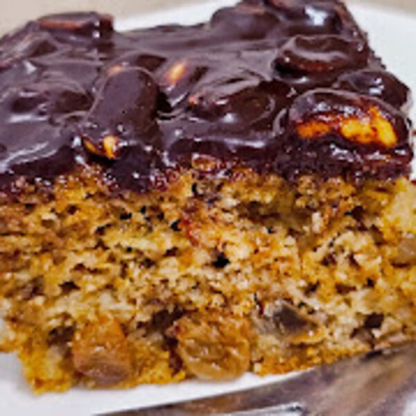 Kolač od jabuka i oraha koji miriše na jesen: Neodoljiva poslastica po bakinom receptu, ukus se dugo pamti