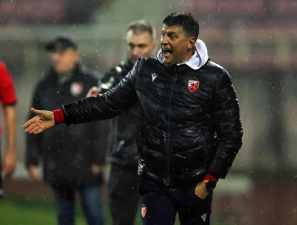 Vladan Milojević na utakmici Radničkog i Crvene zvezde u Nišu