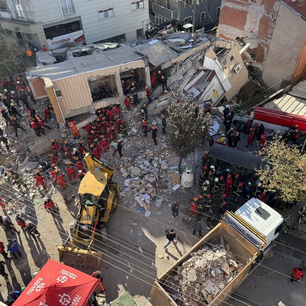 Tela Emine i njenog surpuga izvučena posle 19 sati: I dvoje dece nastradalo, rušenje zgrade samo ćerka preživela
