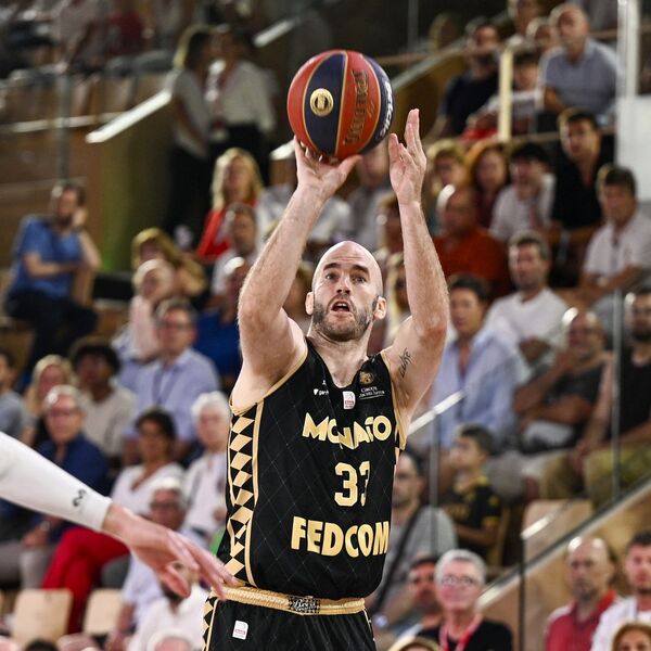 Poznato kada će Nik Kalates debitovati za Partizan!