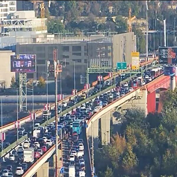 Kilometarske kolone, čepovi na sve strane... Popodnevni špic u Beogradu nikad gori - ovi delovi potpuno zakrčeni!