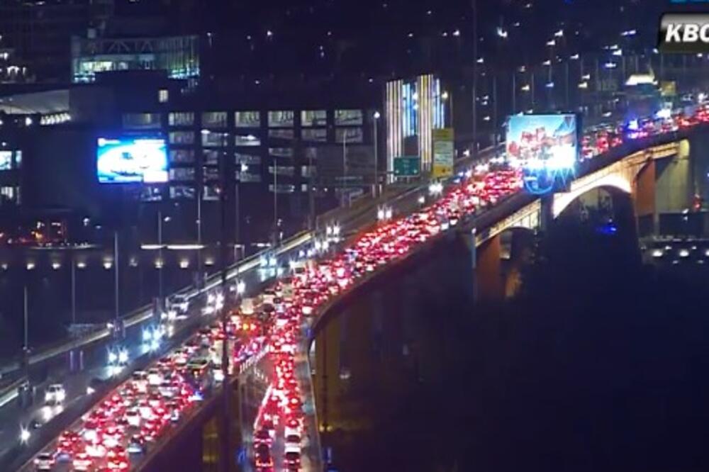 OPŠTI KOLAPS NA PRILAZIMA KA GAZELI, VOZILA STOJE U MESTU: Beograđani ovo ne pamte, igla ne može da prođe! (FOTO)