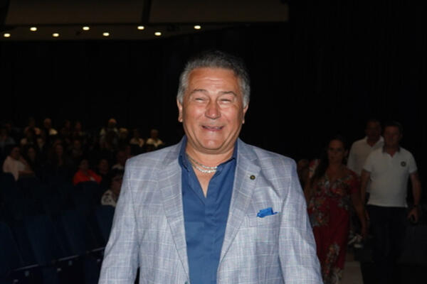 Ćerka lepotica sa visokim obrazovanjem, a sin dasa zbog kog uzdišu mnoge: Isplivali detalji o Halidovoj porodici