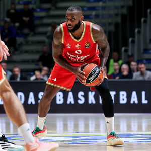 Kodi Miler-Mekintajer promašio trojku za produžetak - Valensija kaznila greške Crvene zvezde (Video)