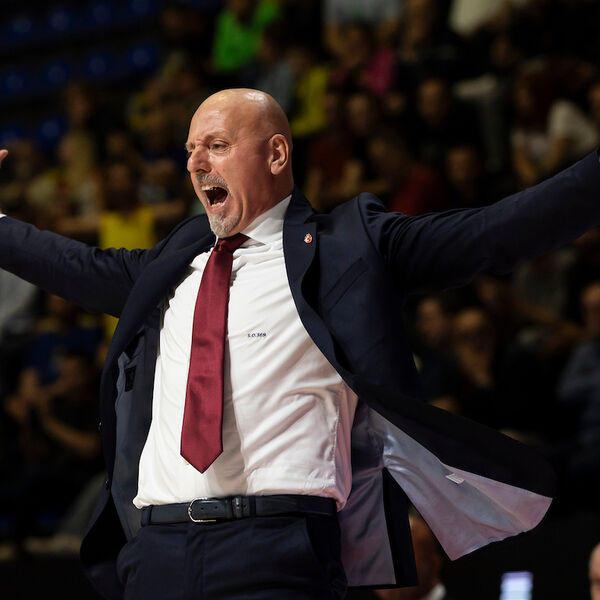 Obradović zabrinuo Delije: Nije realno da on igra!