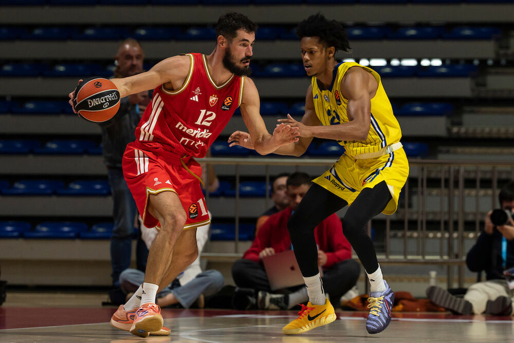Nikola Kalinić na utakmici Makabija iz Tel Aviva i Crvene zvezde