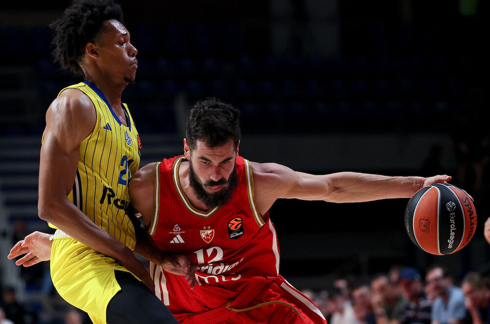 Nikola Kalinić na utakmici Makabija iz Tel Aviva i Crvene zvezde