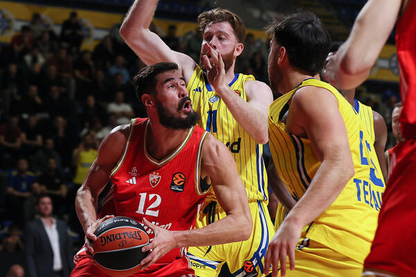 Pojačanje iz Španije: Potpisao centar!