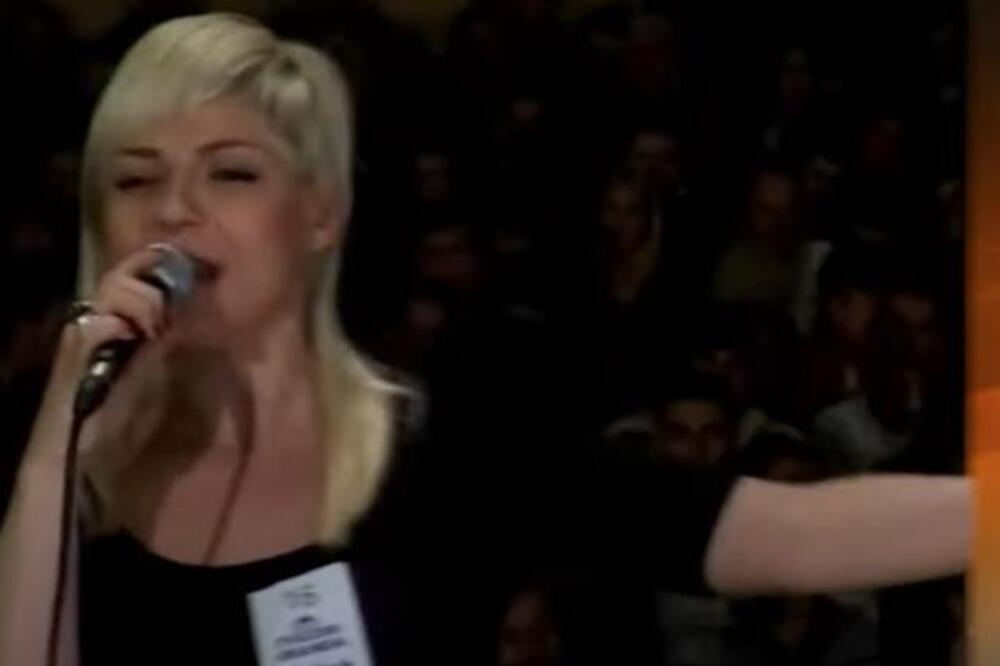 BEZ SILIKONA, KRIVE ŠIŠKE I MALE USNE! Nju danas niko živ ne bi prepoznao! Slike iz prošlosti šokiraju