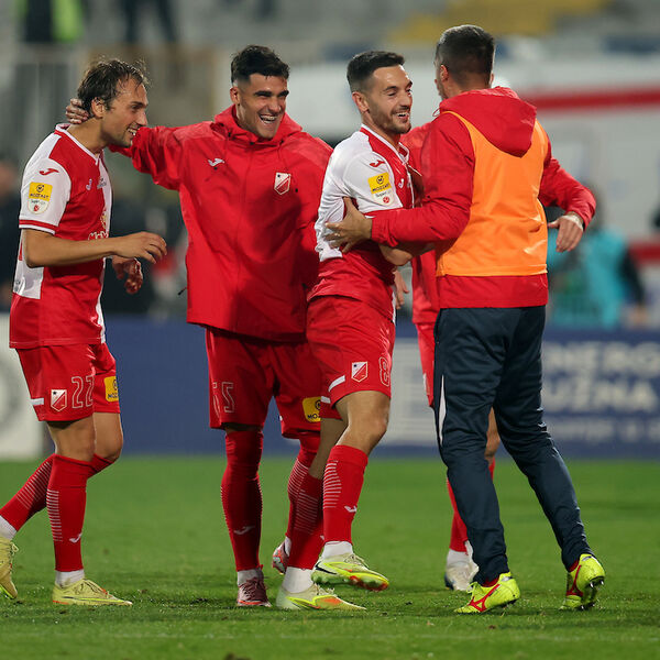 "Ajmo najglasnije, da nas čuju i oni tamo..." Fudbaler Vojvodine pecnuo igrače i navijače Zvezde (Video)
