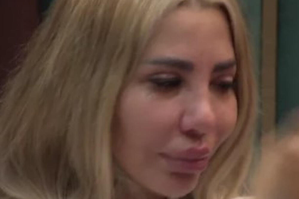 "Ja ću tetku monstruma..." Opšti haos u Eliti zbog Aneli i njenog sestrića, ova žena osula paljbu, narod u neverici