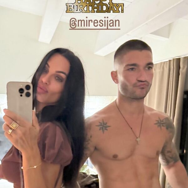 Bojana objavila fotku iz spavaće sobe: Na fataloj crnki puca minić, a dasa pored njen pokazao mišiće, alal im vera