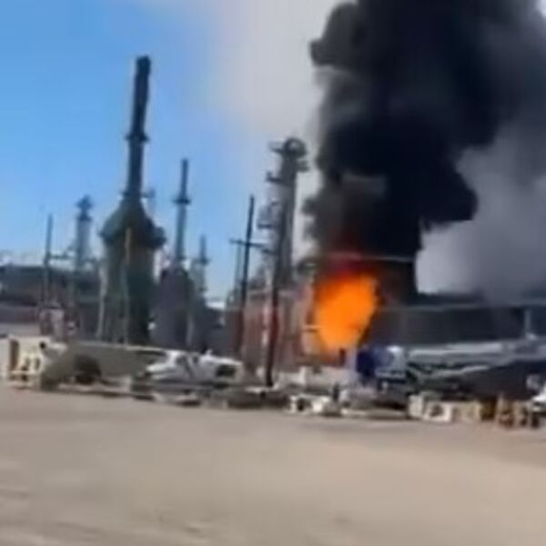 Stravični snimci eksplozije u rafineriji u Novom Meksiku! (VIDEO)