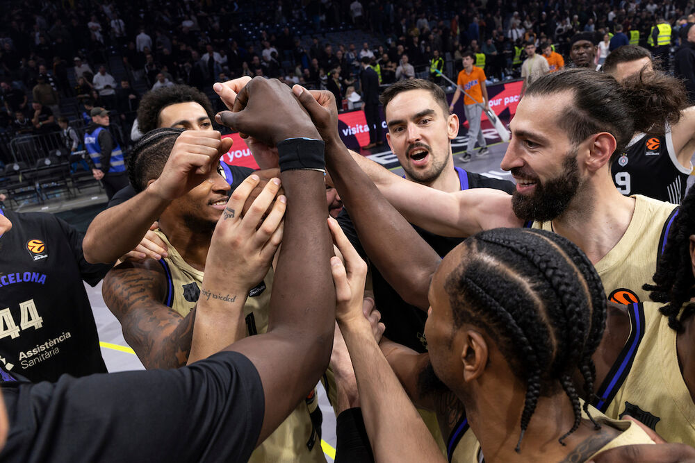 Košarkaši Barselone posle pobede nad Partizanom u Beogradu