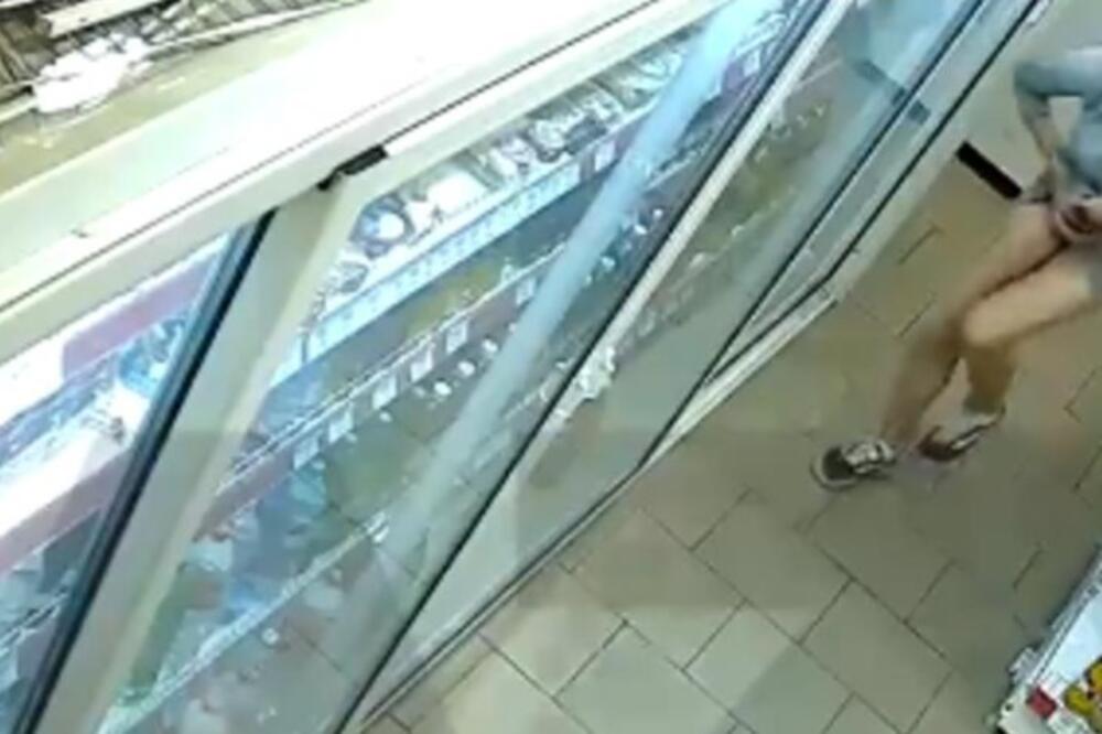 ZGODNA DEVOJKA JE UŠLA U PRODAVNICU, UZELA HRANU I ONDA ZADIGLA HALJINU: Majko mila, DA LI JE OVO REALNO? (FOTO)