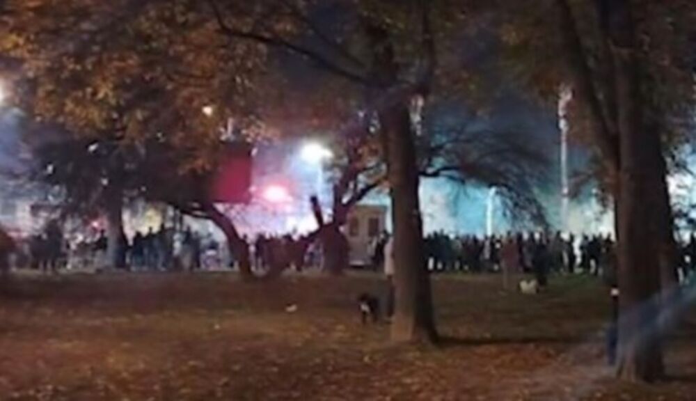 Građani kod Skupštine Srbije